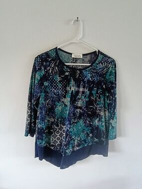 Exclusive One Large Blue Teal Paisley Floral Asymmetrical Hem 3/4 Sleeve Blouse